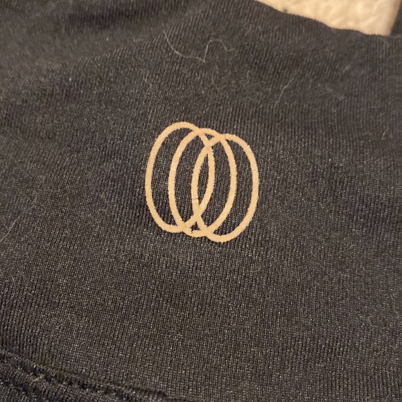 Balance collection small yoga capris with back-of-leg cross detail - Picture 3 of 6